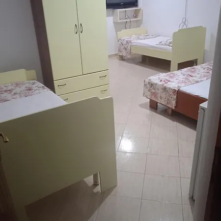 酒店 Moris Kryemëdhej